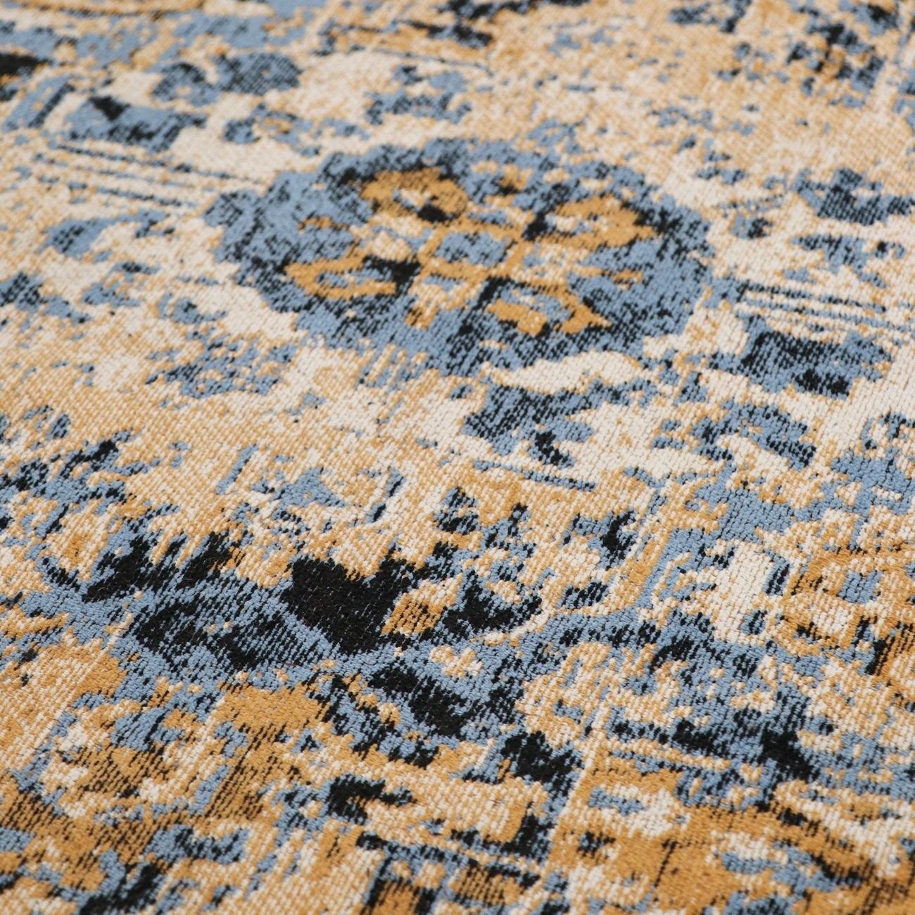 Adonis Rug Newton