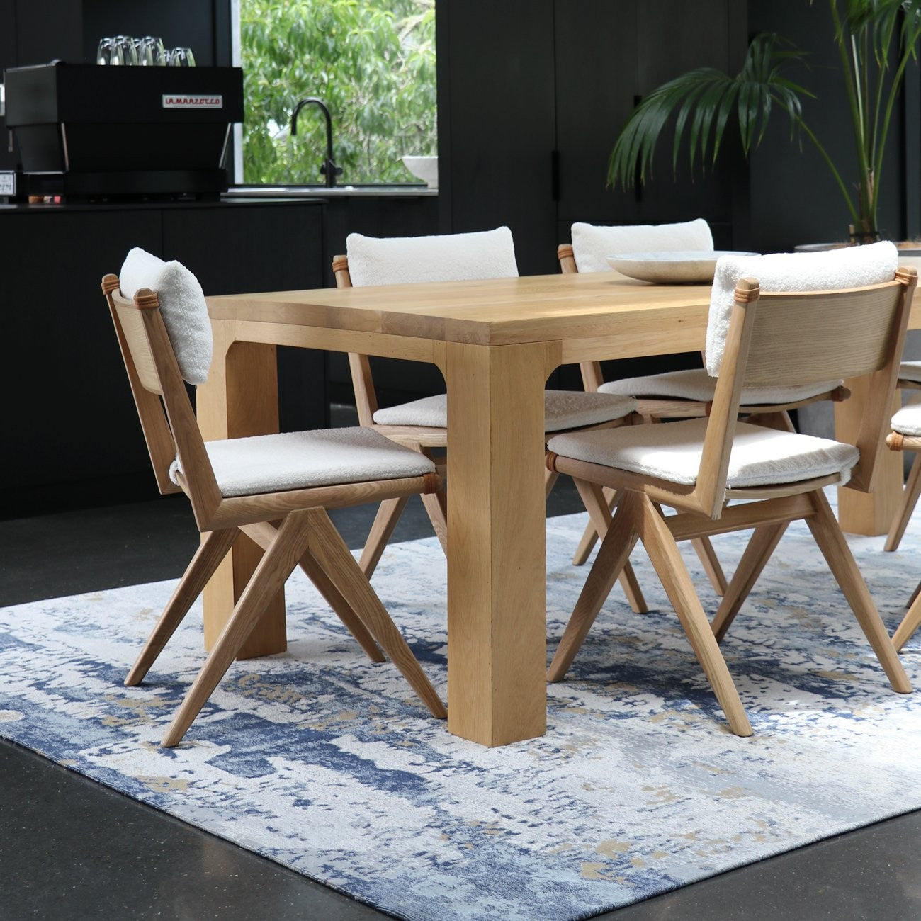 Adonis Rug Palazzo