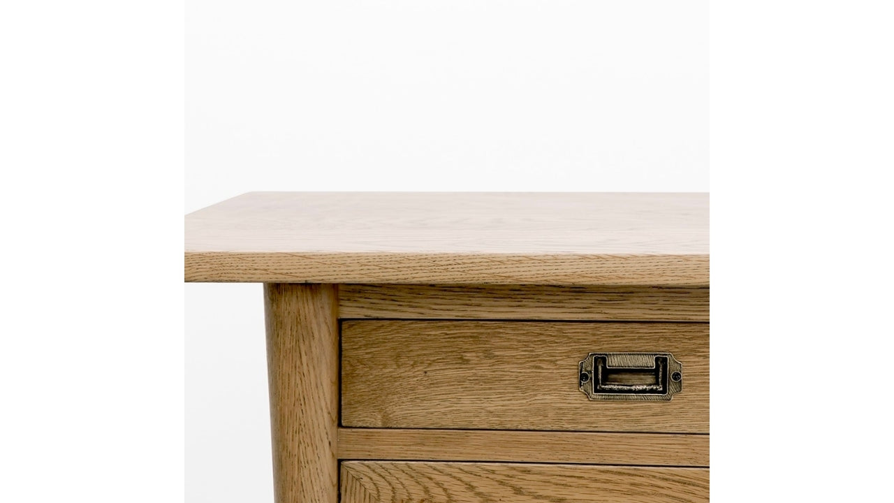 VAASA OAK ENTERTAINMENT UNIT
