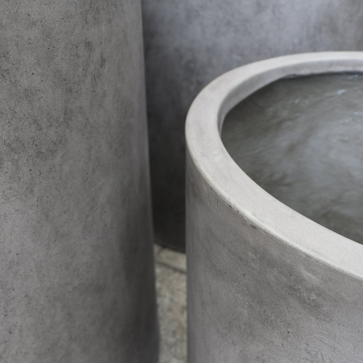 Mikonui Cylinder Planter- Weathered Cement