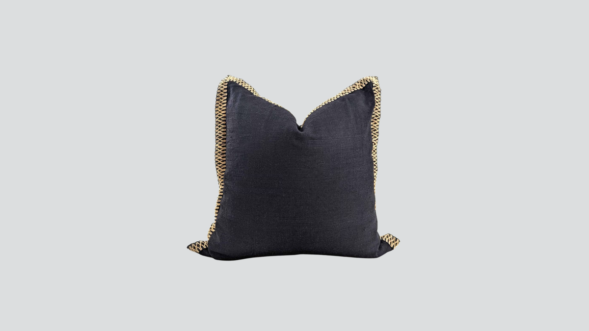 Cushion cover - jute flange - black / natural