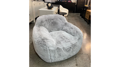 Snuggie Chair (Faux Fur)