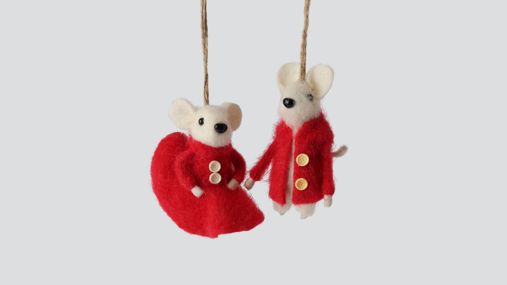Yuletide Mice Coats 07 2 Asstd